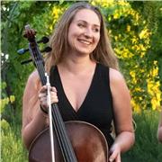 Insegnante di violoncello e solfeggio. Scuola superiore di musica con 15 anni di esperienza offre lezioni in presenza ed a distanza a Brescia e provincia. Diploma vecchio ordinamento e Diploma superiore di II livello in violoncello e musica da camera